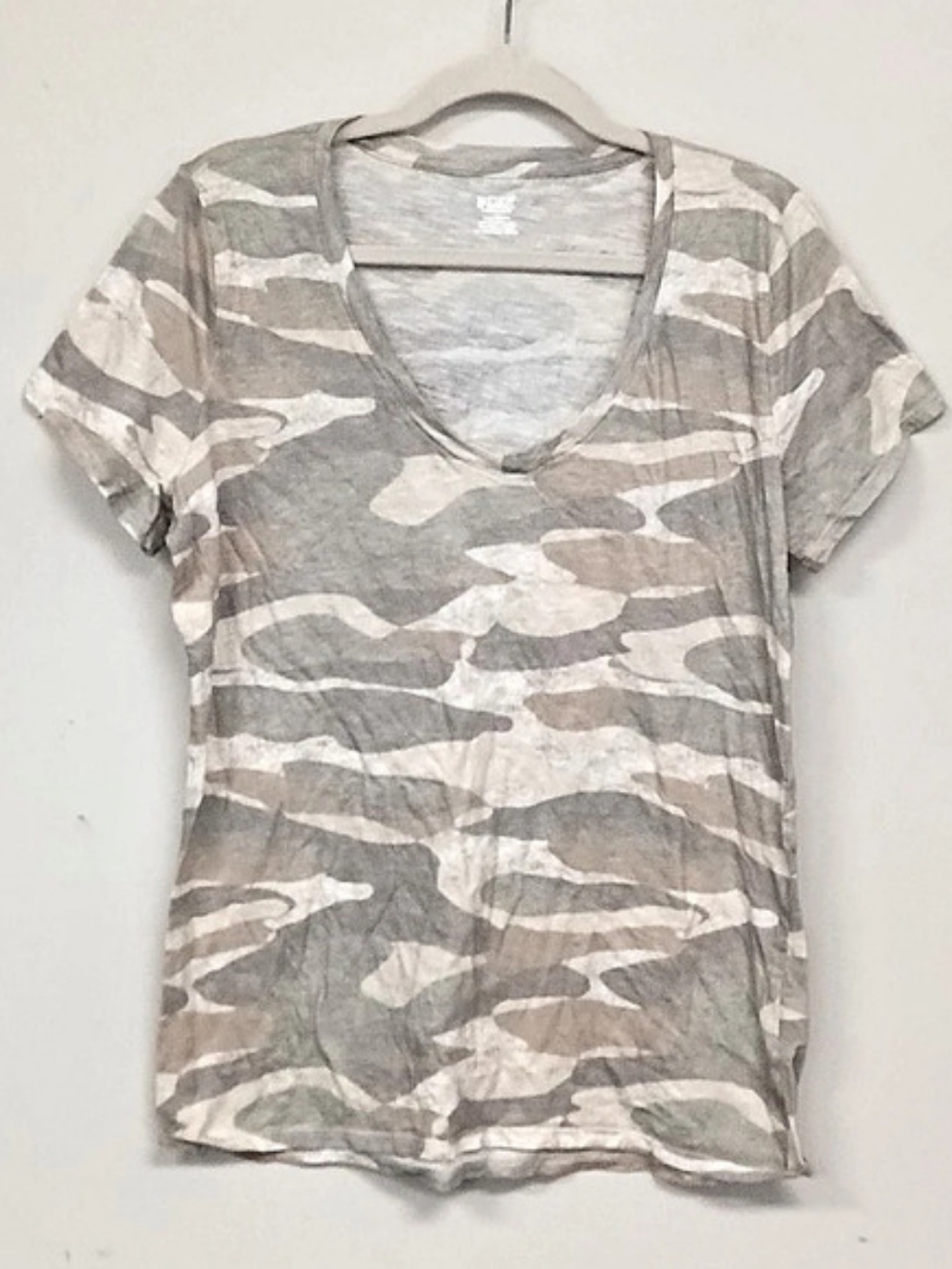 PINK Victoria Secret Camo V-Neck Short Sleeve Cotton Tee Shirt Women's Large